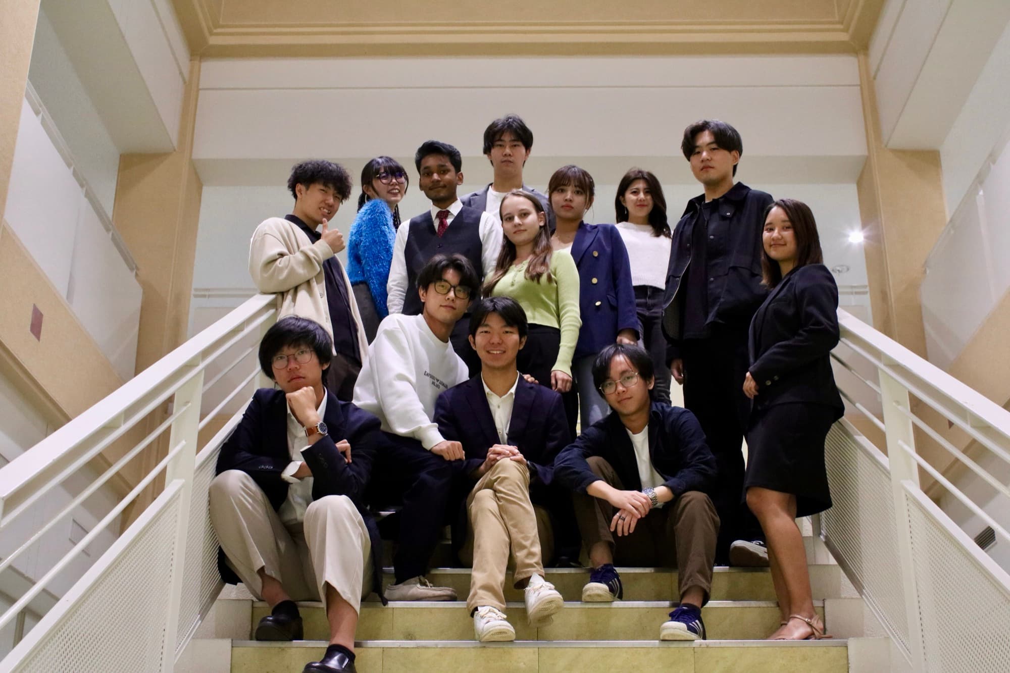 Emunitasのメンバー集合写真